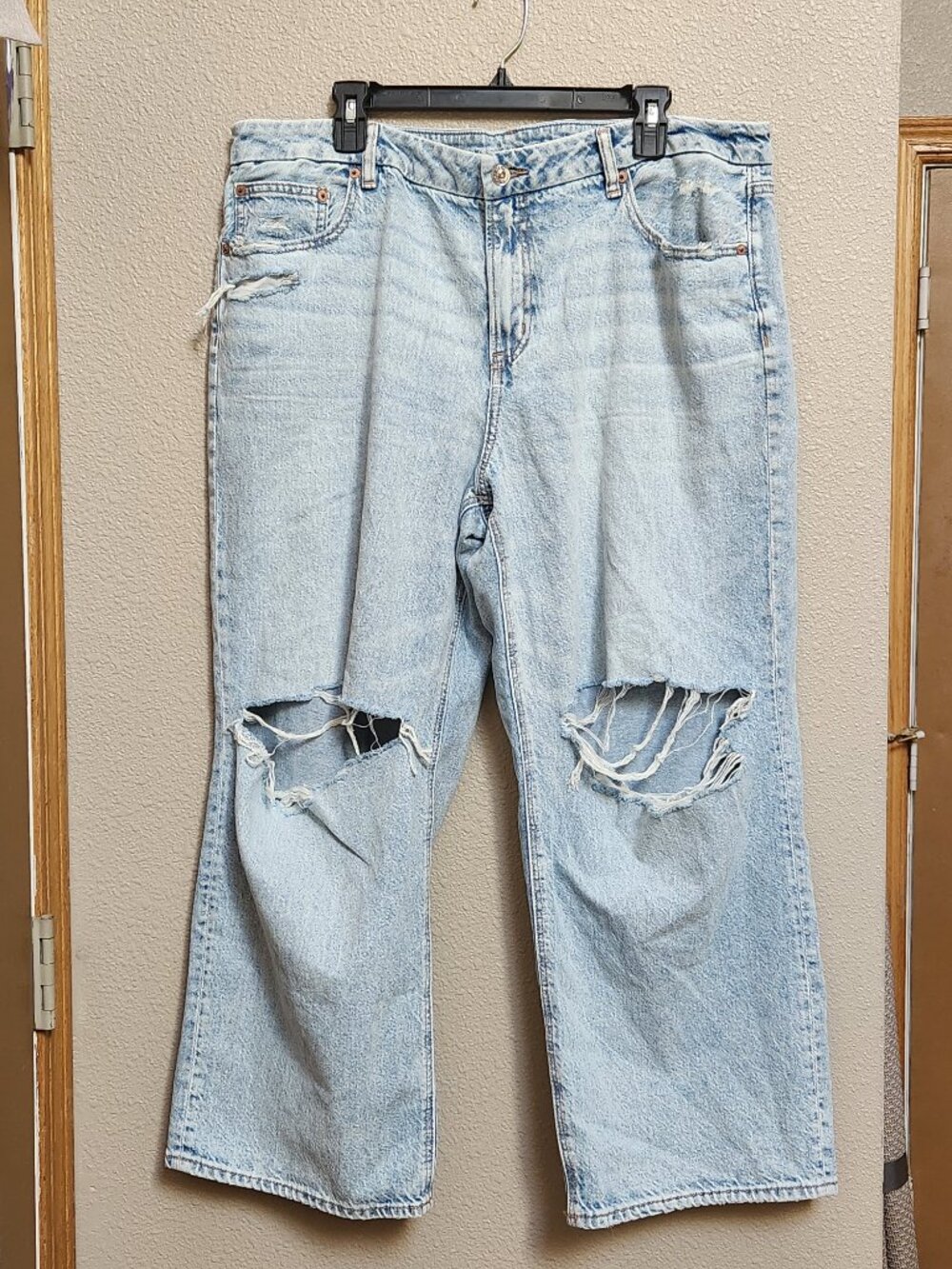 AMERICAN EAGLE Curvy StovePipe Strigid Torn Jeans  - 18 Short - NEW - Picture 3 of 8
